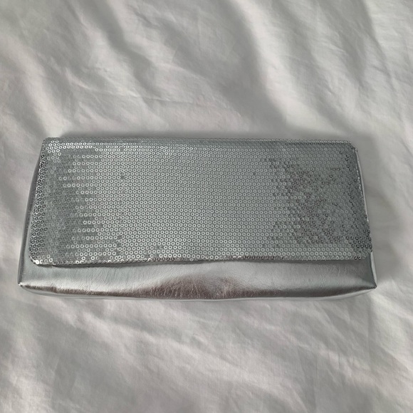 La Regale Evening Clutch Silver with Sequins - Picture 9 of 14